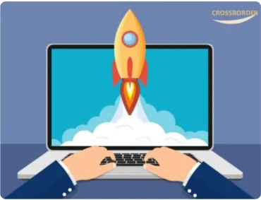 Twee handen op een laptop met op het scherm een raket die opstijgt uit de laptop